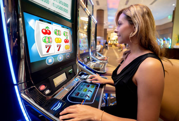 cici 4d platform interface showing live casino and sportsbook sections